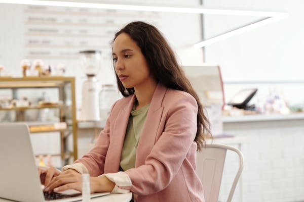 Avis Qonto : la néobanque idéale pour PME et TPE ?